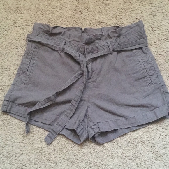Banana Republic Linen shorts - Picture 2 of 8